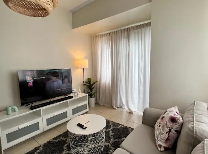 Huge 1bedroom Condotel W Balcony Near Smart Araneta Coliseum