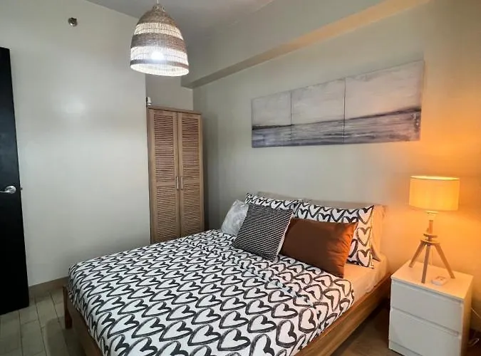 Huge 1bedroom Condotel W Balcony Near Smart Araneta Coliseum