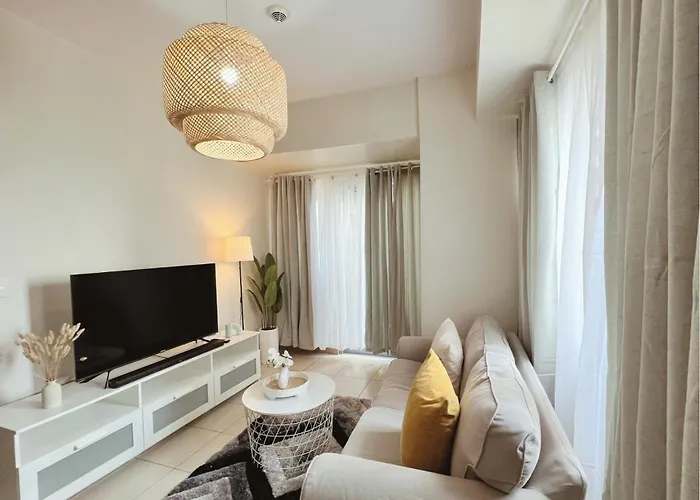 Huge 1bedroom Condotel W Balcony Near Smart Araneta Coliseum 4* Manila